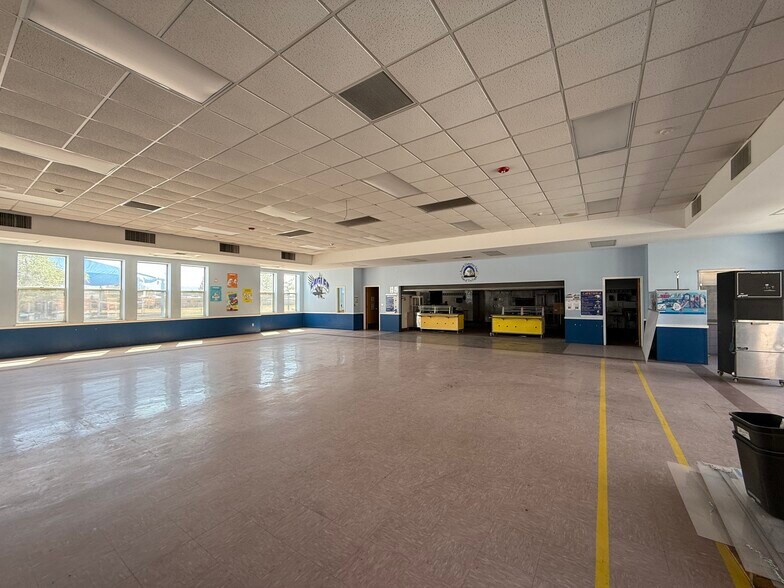 More Photos Of 7090 Alameda Ave, El Paso Schools For Lease