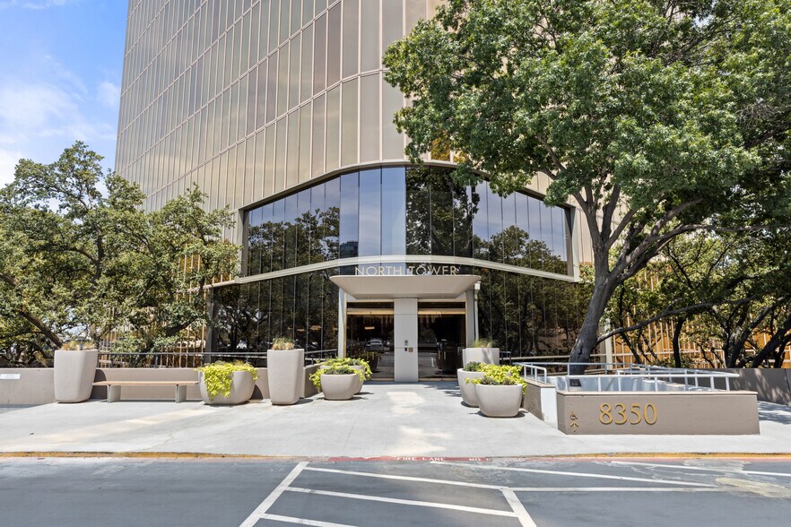 More Photos Of 8350 N Central Expy, Dallas Office For Sale