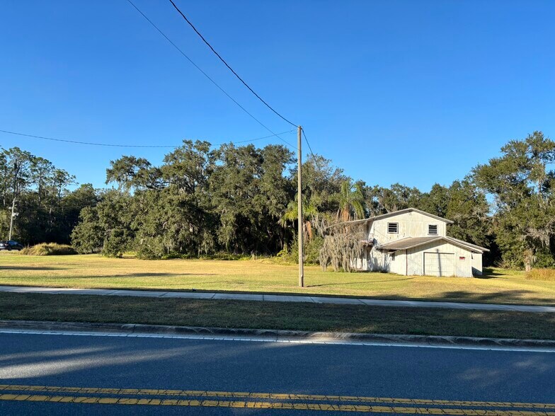 More Photos Of 4040 Waring Rd, Lakeland Office For Sale