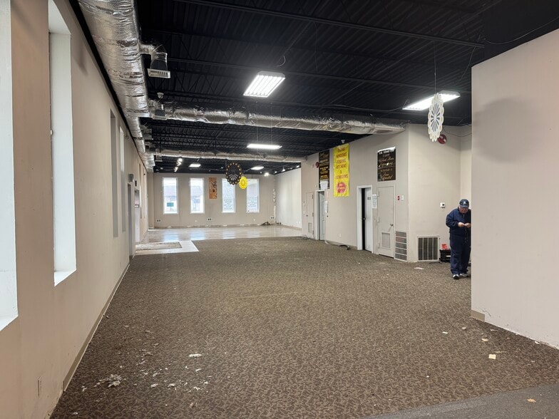 More Photos Of 1870 Rt-112, Medford Freestanding For Lease