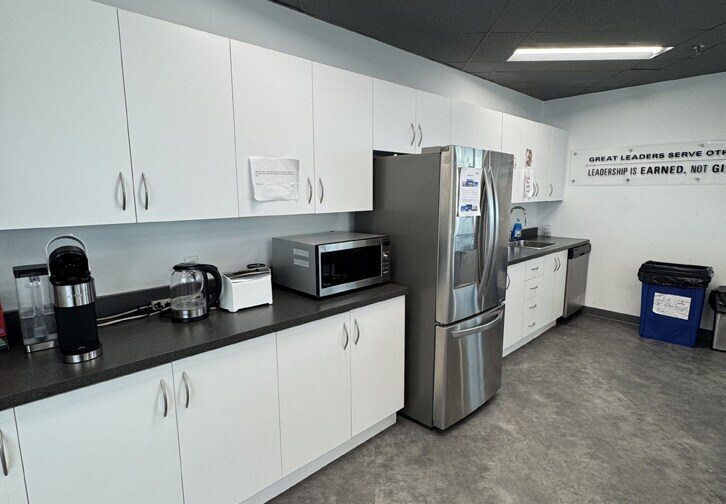 More Photos Of 2800 Skymark Ave, Mississauga Office For Sale