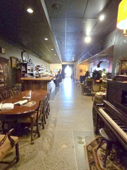 More Photos Of 215 W College Ave, Appleton Storefront Retail Residential For Sale