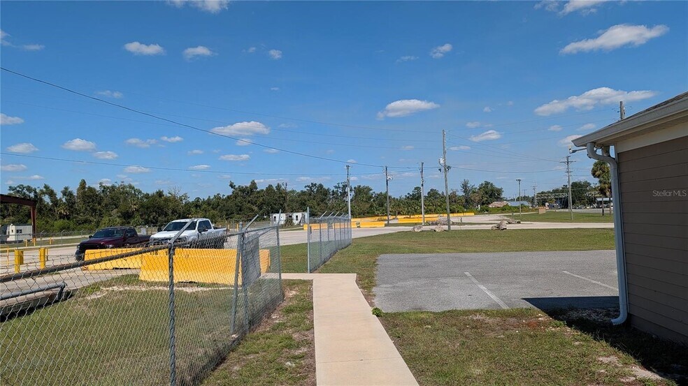 More Photos Of 1509 S Byron Butler Pky, Perry Manufacturing For Lease