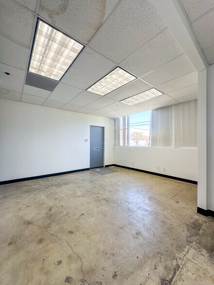 More Photos Of 11751 Mississippi, Los Angeles Office For Sale