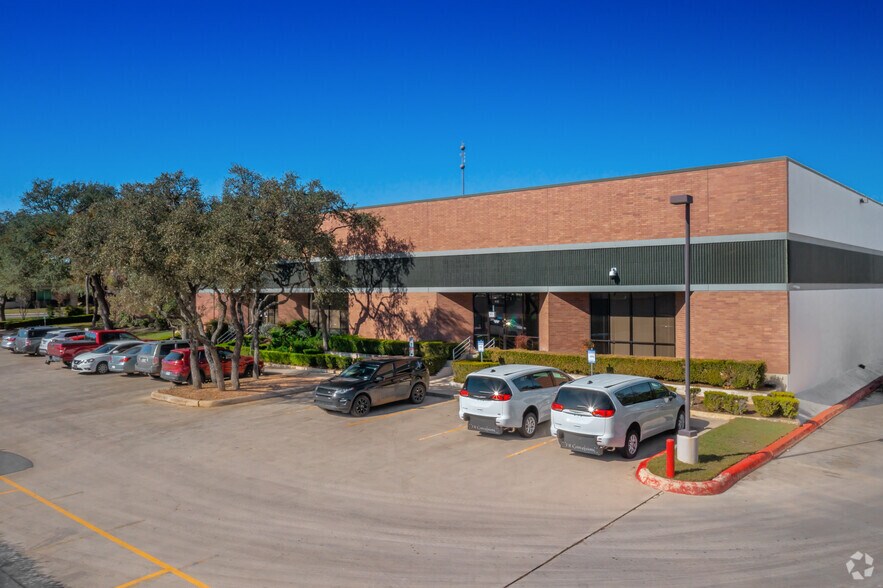 More Photos Of 12000 Network Blvd, San Antonio Unknown For Lease