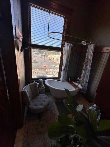 More Photos Of 36 W Utah Ave, Payson Storefront For Sale