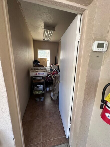More Photos Of 689 N Bluff St, Saint George General Retail For Lease