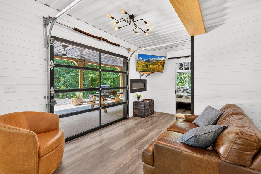 More Photos Of 21360 State Route 327, Laurelville Specialty For Sale