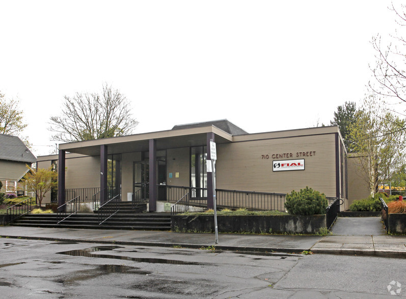 Primary Photo Of 710 Center St, Oregon City Office For Sale