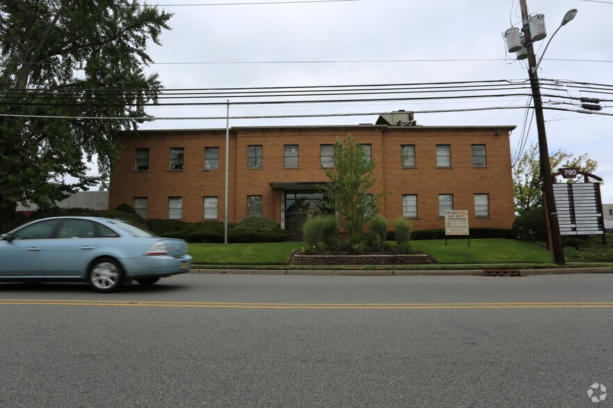 Primary Photo Of 790 Bloomfield Ave, Clifton Warehouse For Lease