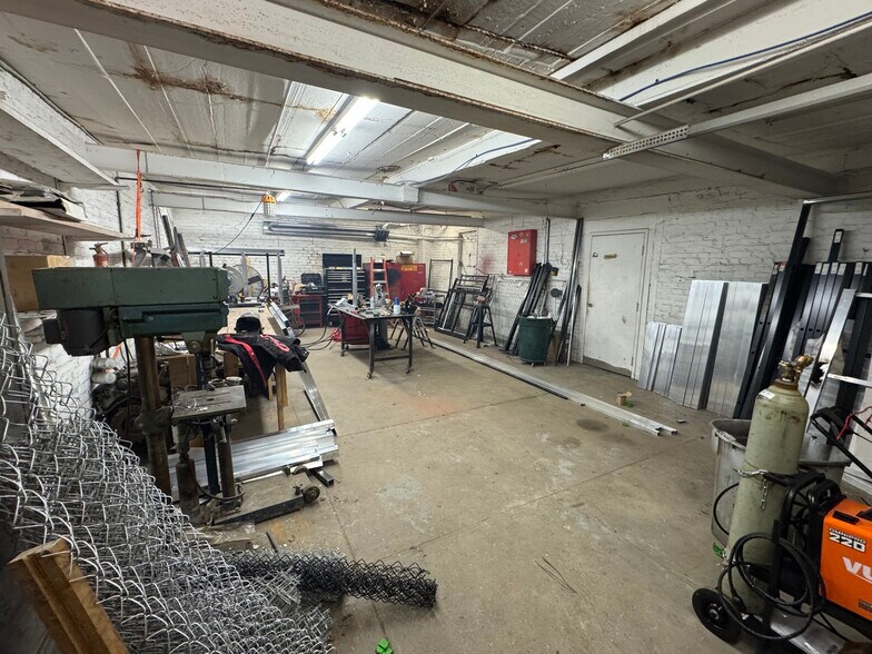 More Photos Of 771 Moon St, Akron Warehouse For Lease