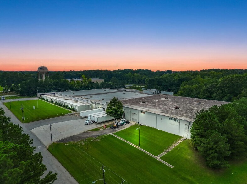 Primary Photo Of 1061 Industrial Blvd, Union Point Warehouse For Sale