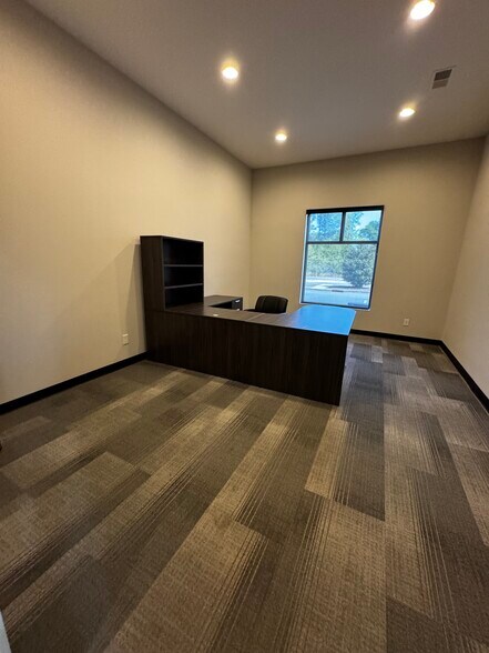 More Photos Of 100 Corporate Blvd, West Columbia Office For Lease