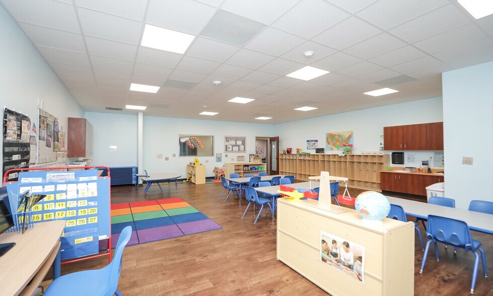 More Photos Of 20715 Bellaire Blvd, Richmond Daycare Center For Sale