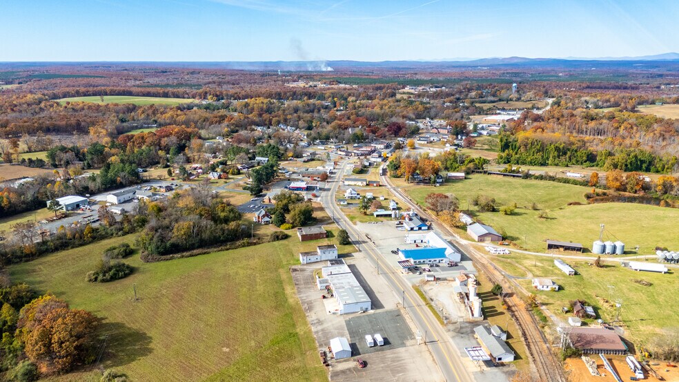 More Photos Of 1336 Main St, Dillwyn Auto Dealership For Sale