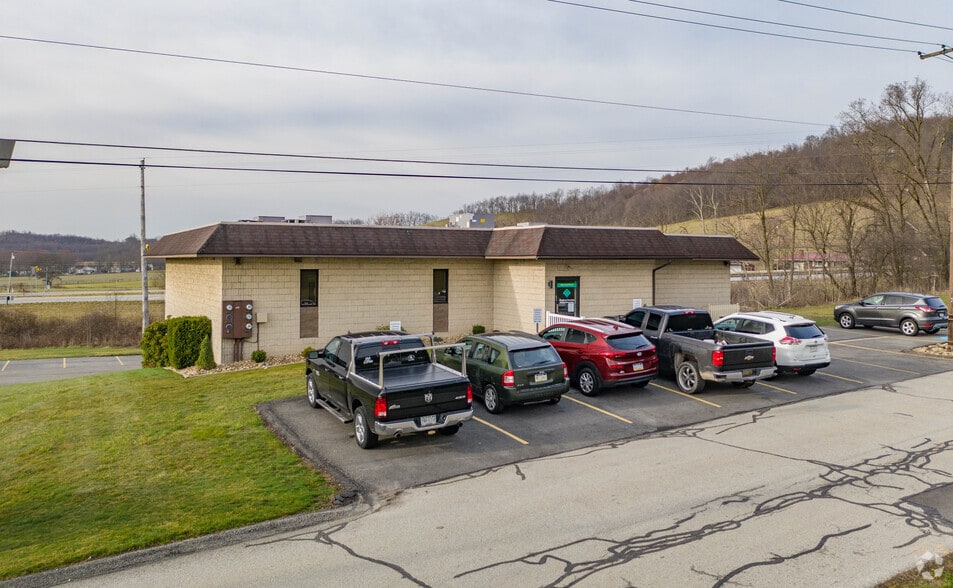 More Photos Of 62 Greenbriar Dr, Leechburg Office For Sale