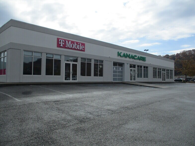 More Photos Of 5703 MacCorkle Ave SE, Charleston Storefront Retail Office For Lease