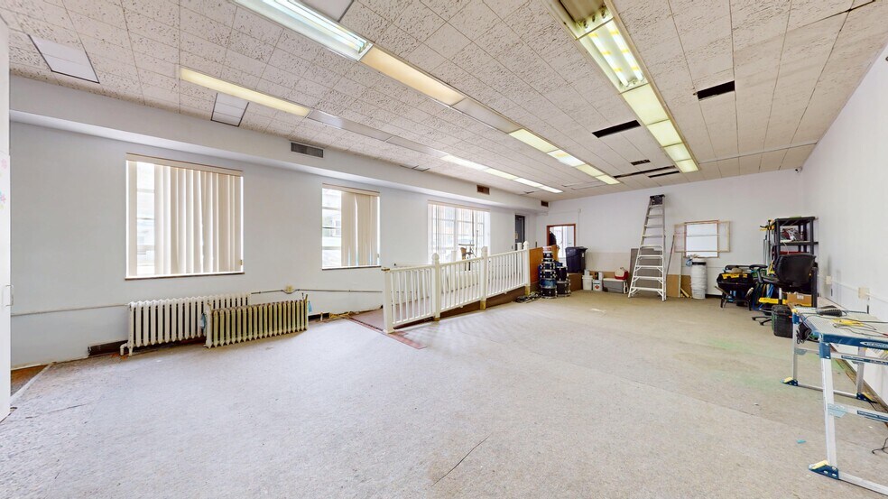 More Photos Of 152 Grant Ave, Vandergrift Storefront Retail Office For Lease