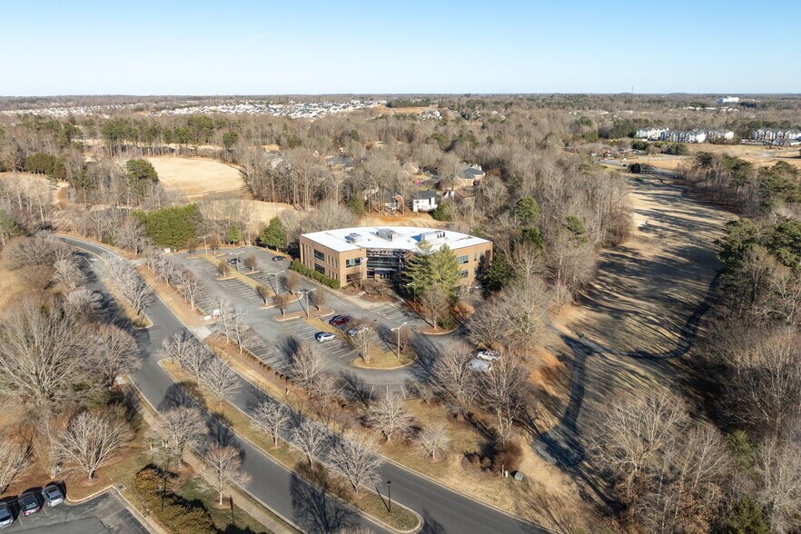 More Photos Of 940 Golf House Rd W, Whitsett Office For Lease