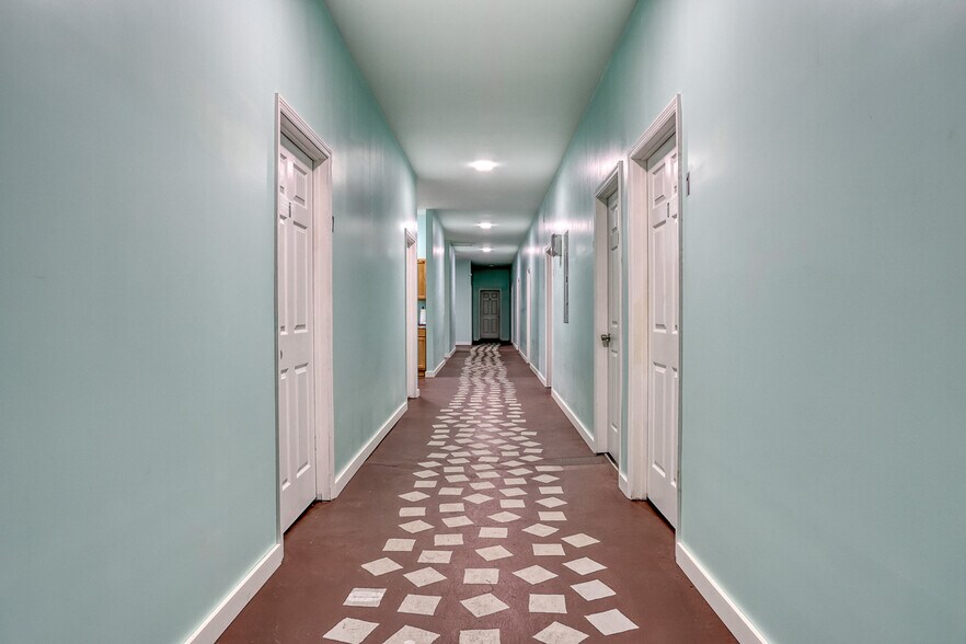 More Photos Of 55 Main St, Garden City Office Residential For Sale