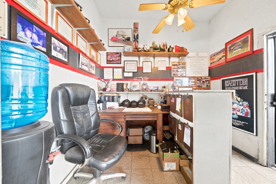 More Photos Of 3725 Pine St, Rocklin Auto Repair For Sale