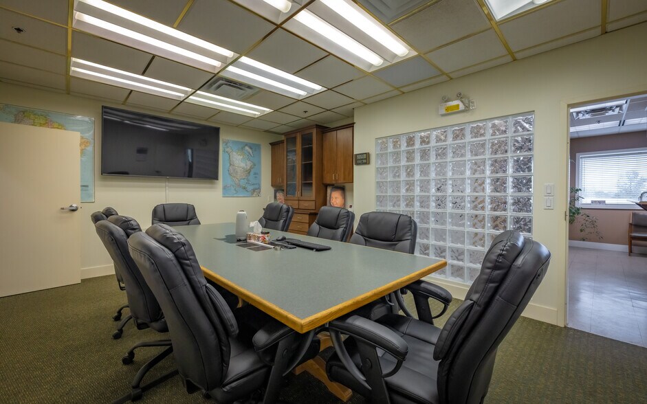 More Photos Of 29781 Fraser Hwy, Abbotsford Warehouse For Lease