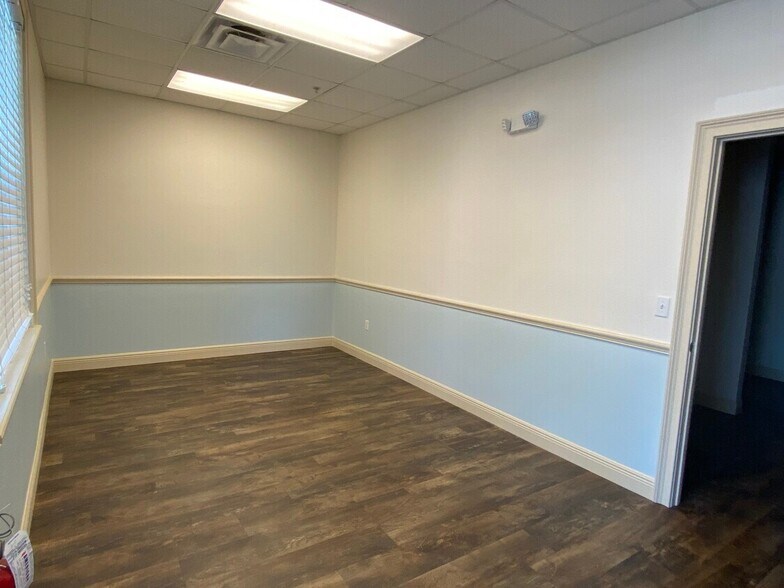 More Photos Of 733 & 737 County Road 466, Lady Lake Medical For Sale