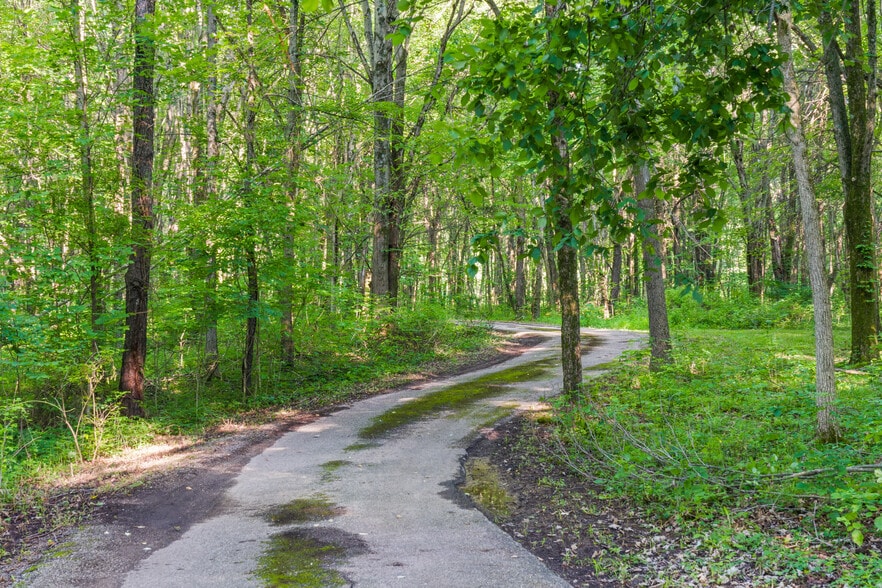 More Photos Of 5455 Plantation Rd, Sunbury Lodge Meeting Hall For Sale