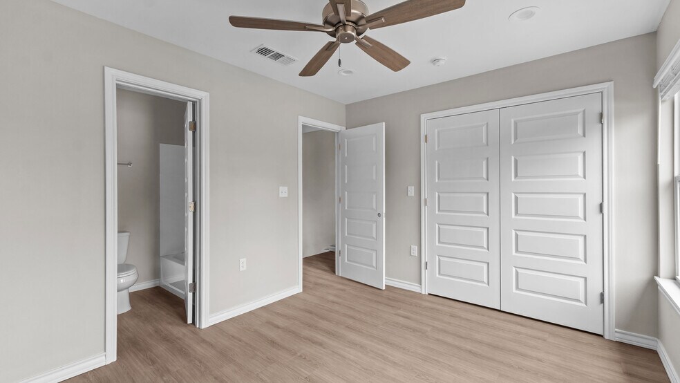 More Photos Of 6702 University Ave, Texarkana Apartments For Sale