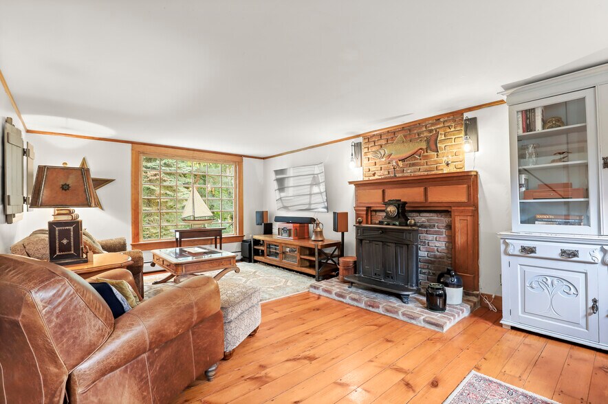 More Photos Of 47 Hollow Tree Ridge Rd, Darien Apartments For Sale