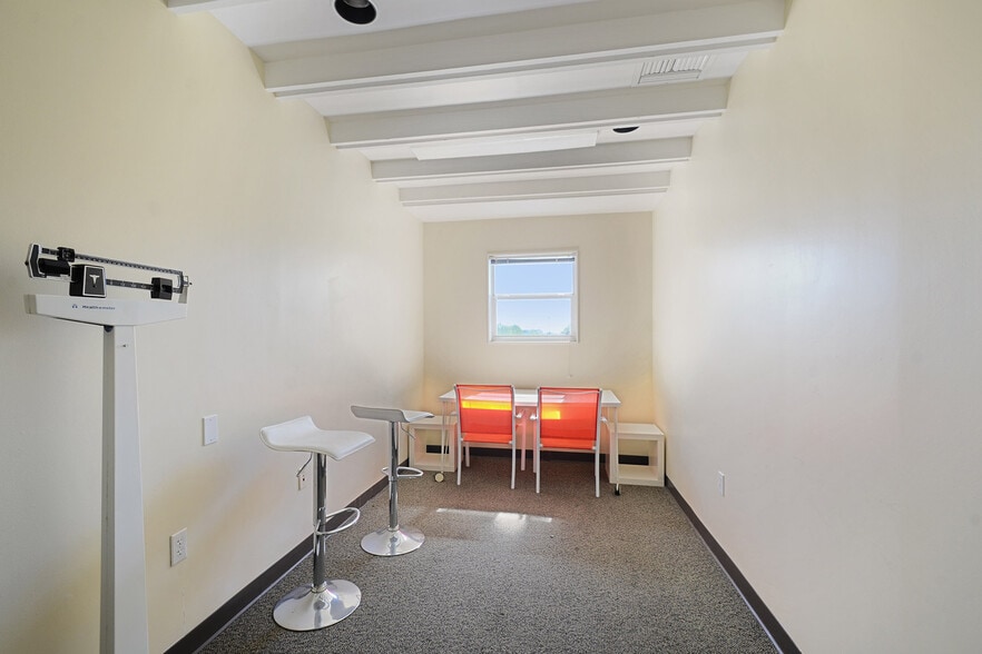 More Photos Of 530-540 Louisa St, New Orleans Distribution For Lease