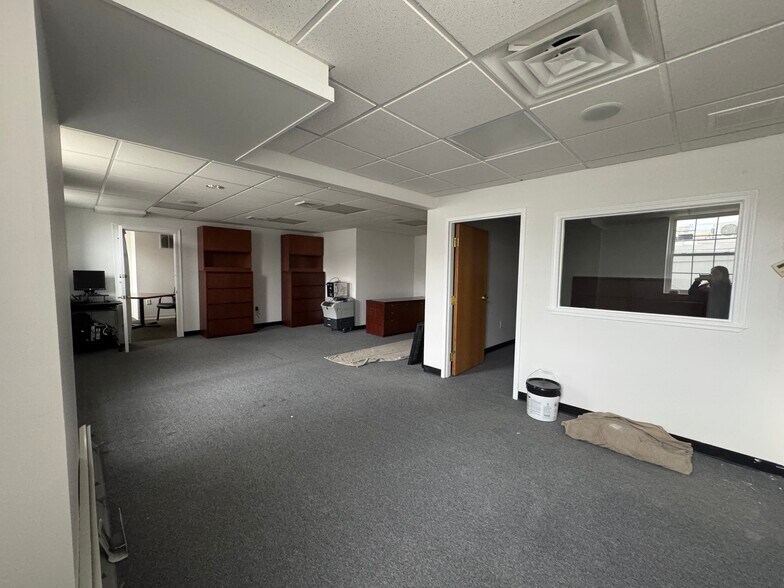 Primary Photo Of 901 Farmington Ave, West Hartford Medical For Lease
