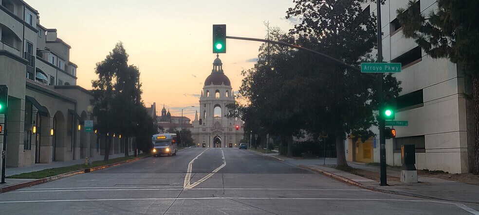 More Photos Of 95 N Arroyo Pky, Pasadena General Retail For Sale