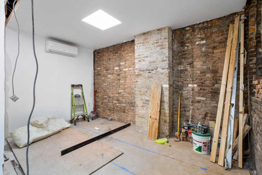 More Photos Of 15 Division Pl, Brooklyn Warehouse For Lease