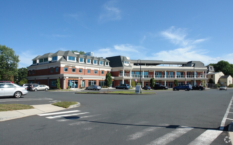 More Photos Of 120 Hebron Ave, Glastonbury Unknown For Lease