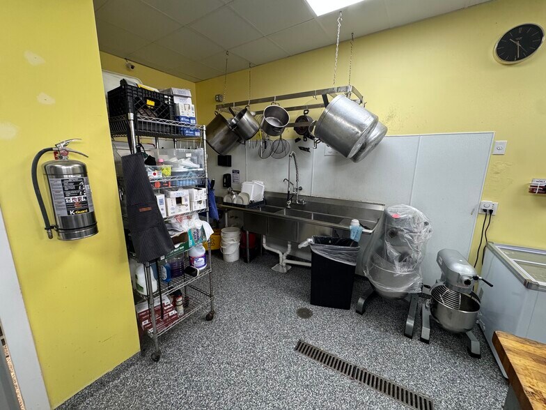 More Photos Of 1443 Belladonna Pl, Saint Cloud Showroom For Lease