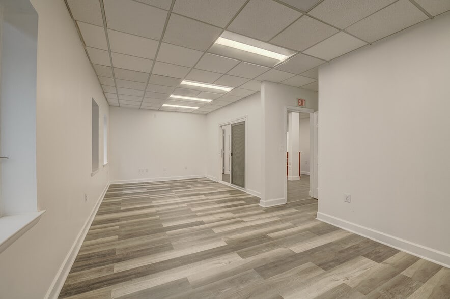 More Photos Of 4609 Pinecrest Office Park Dr, Alexandria Medical For Sale