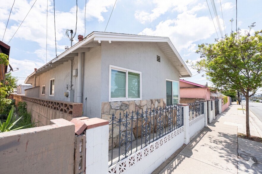 More Photos Of 474 S Eastern Ave, East Los Angeles Multifamily For Sale