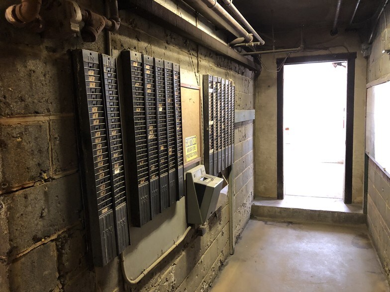 More Photos Of 100 Beecher Ave, Cheltenham Township Warehouse For Lease