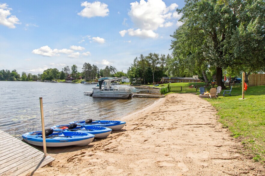 More Photos Of 4998 Main Ext, Long Lake Hospitality For Sale