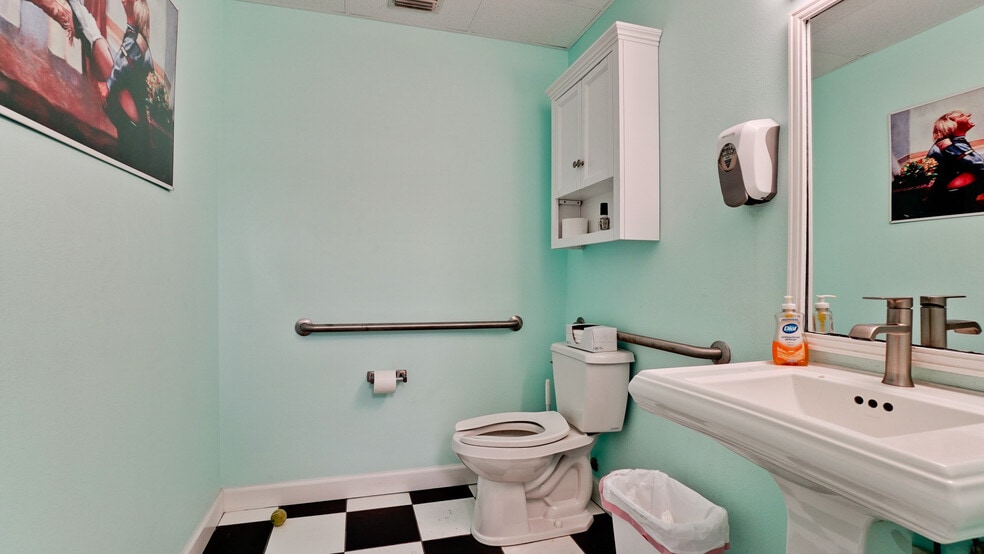 More Photos Of 2117-2125 47th st, Sarasota Warehouse For Sale