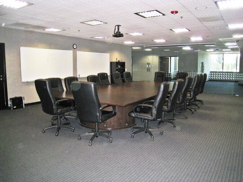 More Photos Of 43195 Business Park Dr, Temecula Warehouse For Lease