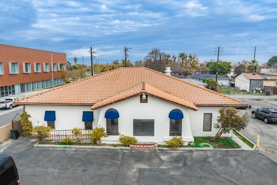 More Photos Of 927 O St, Firebaugh Healthcare For Sale