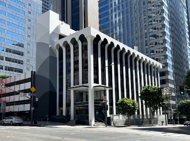 More Photos Of 835 Wilshire Blvd, Los Angeles Loft Creative Space For Lease