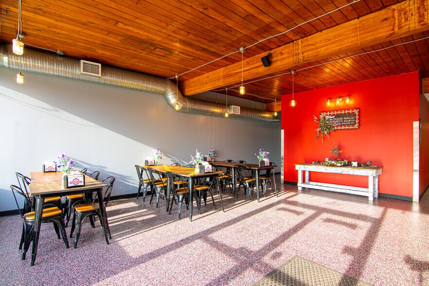 More Photos Of 3817 Oberlin Ave, Lorain Convenience Store For Sale