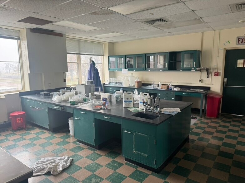 More Photos Of 6810 SE Dwight St, Topeka Industrial For Sale