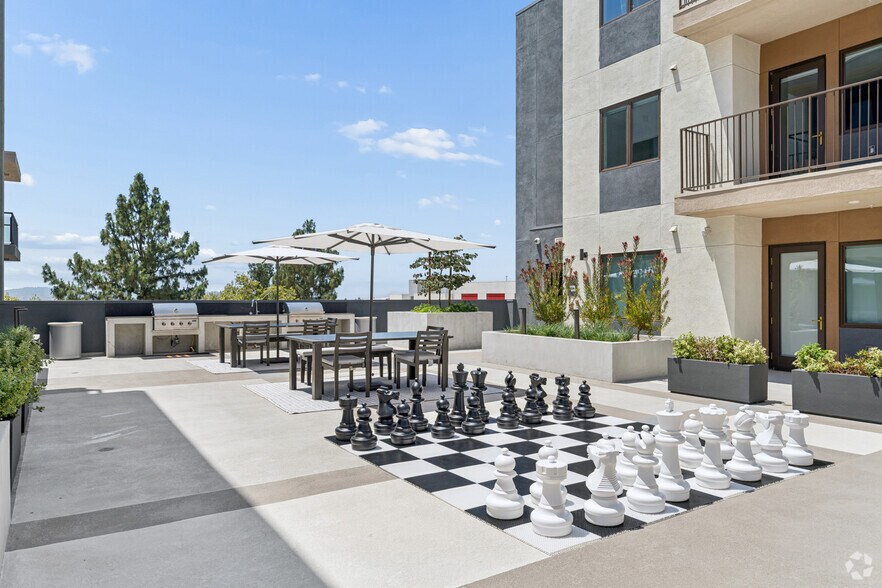 More Photos Of 127 W Pomona St, Monrovia Apartments For Lease