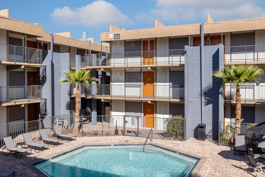 More Photos Of 1350 E Thomas Rd, Phoenix Apartments For Sale