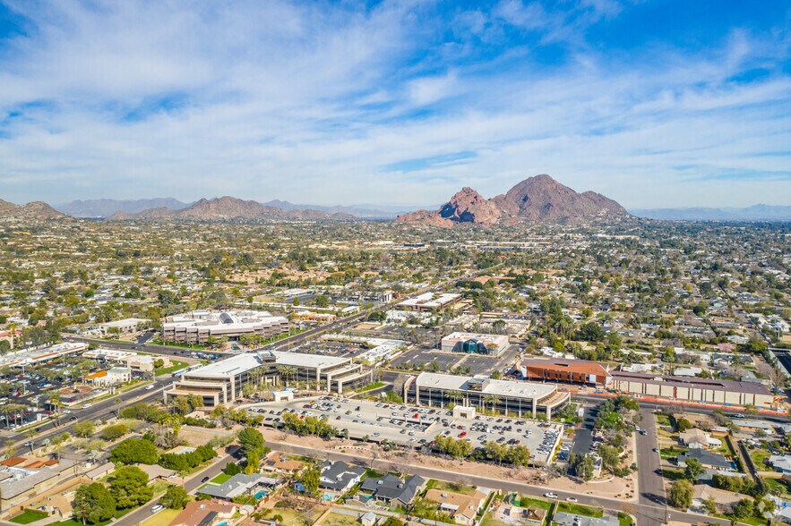 More Photos Of 3131 E Camelback Rd, Phoenix Office For Lease