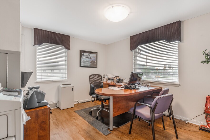 More Photos Of 4204 Ewalt Rd, Gibsonia Medical For Sale